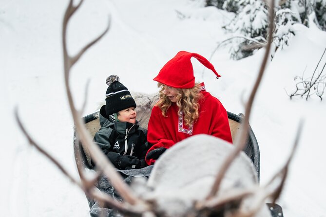 2km Sleigh Ride & Feeding Experience at Traditional Reindeer Farm - Meeting the reindeer herder