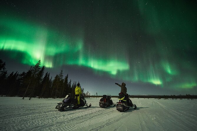 3 Hours Snowmobiling under Auroras and Night Sky - The open space and the northern lights search