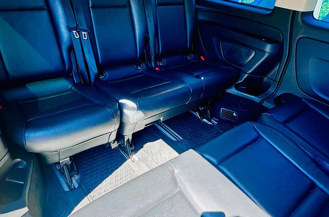 Airport Transfer Helsinki Center - What the Driver Adds Beyond a Basic Car Ride