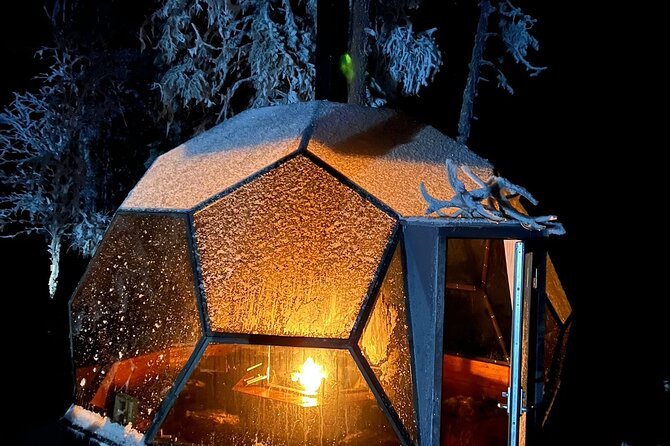 Aurora Borealis Dinner in a Glass Igloo - Northern lights chasing without false promises