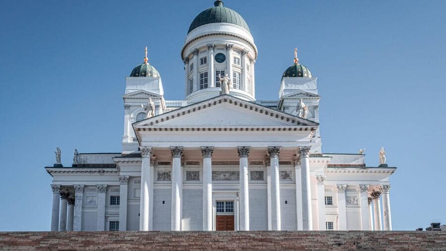 Best of Helsinki: Private Walking Tour with a Local - Choosing Suomenlinna without losing the day