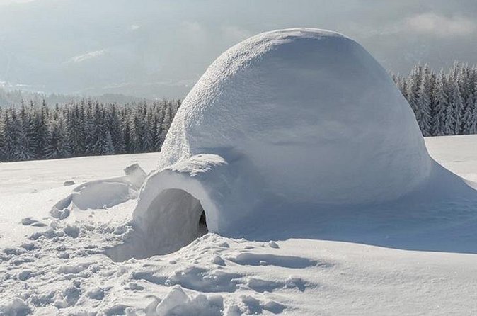 Building a Snow Igloo in Rovaniemi - How this compares with a standard winter excursion