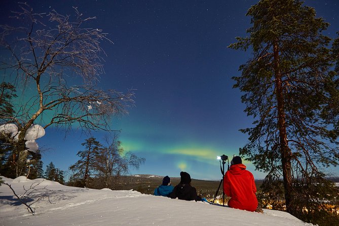 Capturing Auroras in Pyhä - Hot berry drinks and a practical two-hour rhythm