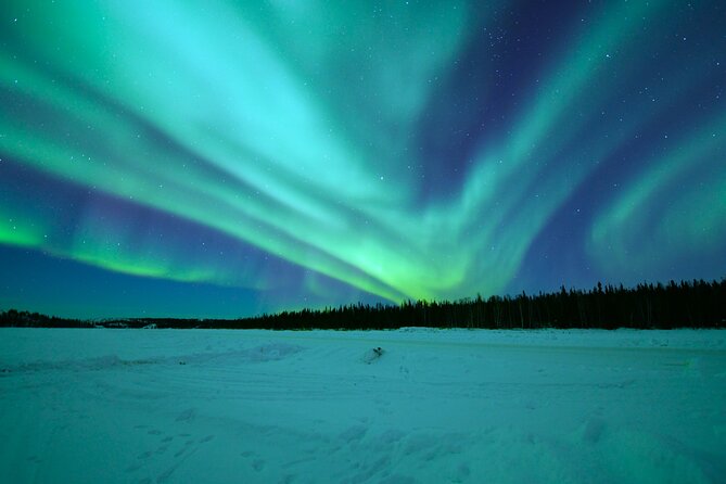 Chasing Aurora with Photographer - Small Group - Photographing the Northern Lights with a guide