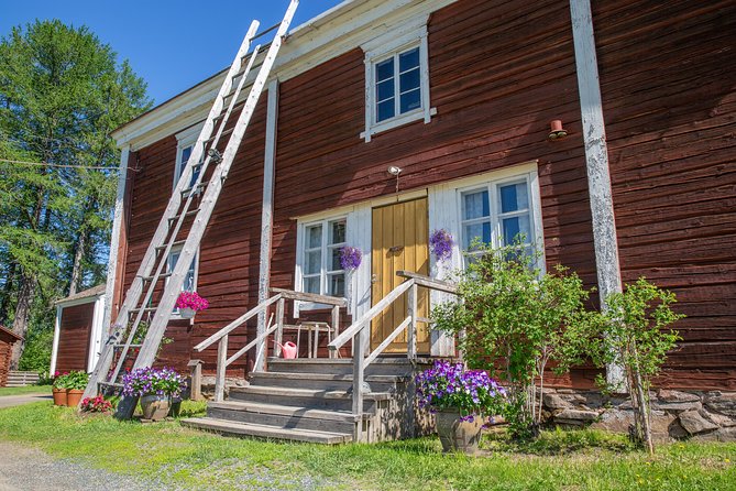 Cultural Canoe Trip around Rovaniemi - Stepping Into the Local Heritage Museum