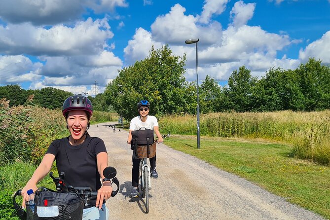Explore happiest Helsinki: Bike/Ebike: BBQ, Sauna, Forest, &Parks - Riistavuoren and Huopalahden parks