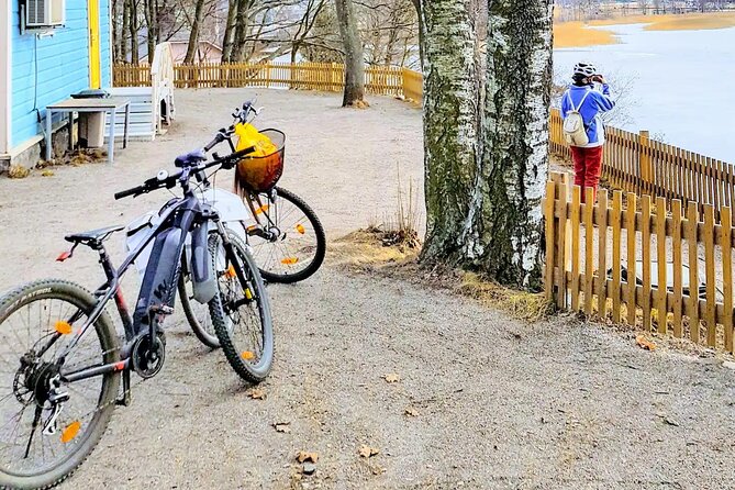 Explore happiest Helsinki: Bike/Ebike: BBQ, Sauna, Forest, &Parks - Fitness, clothing, and bike choice