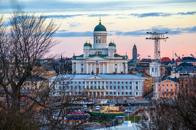 Explore Helsinki in Portuguese with a PRIVATE guide - Finnish flavors at the Old Market Hall