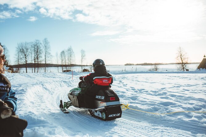 Family Snowmobiling in Rovaniemi, Apukka Resort - How the family format works