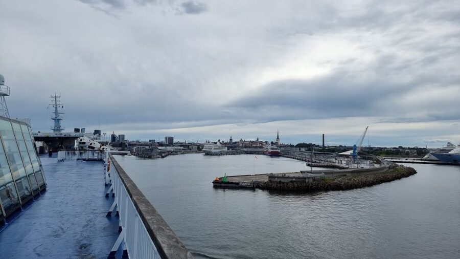 From Helsinki: Guided Day Trip to Tallinn by Ferry & VIP Car - Key points before you book