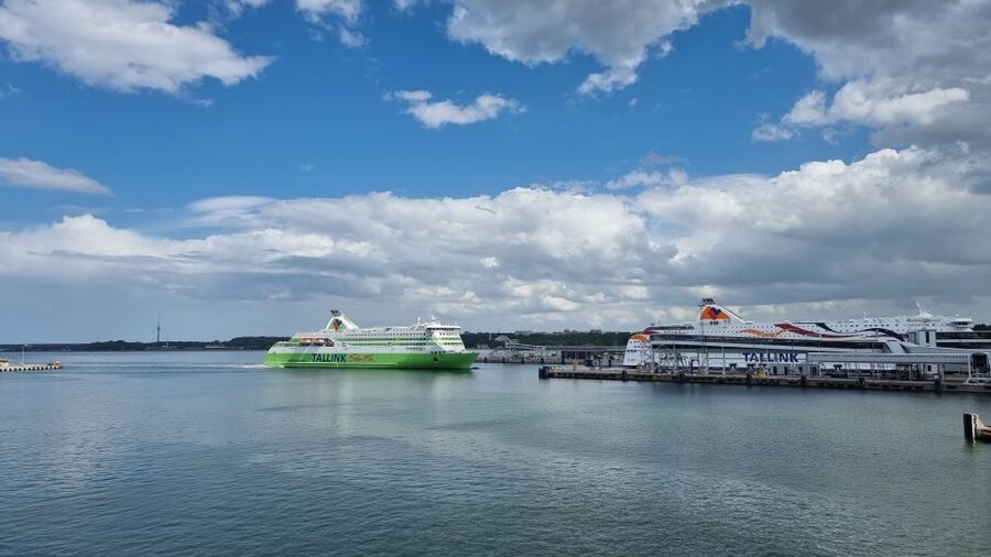 From Helsinki: Guided Day Trip to Tallinn by Ferry & VIP Car - Starting in Helsinki with a private pickup