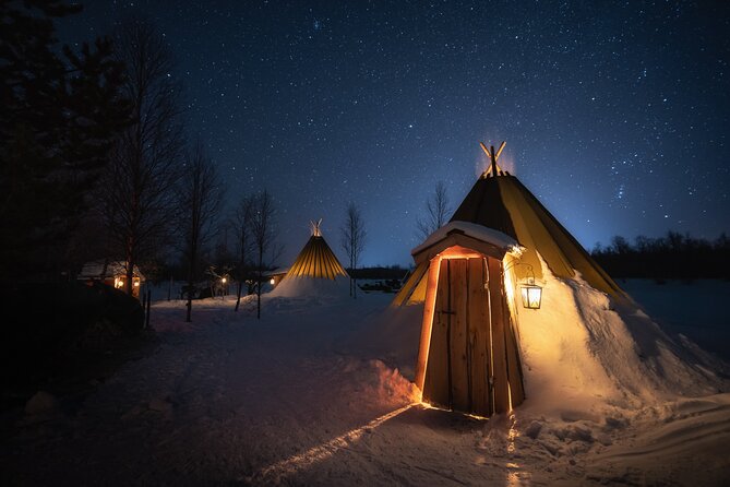 From Kakslauttanen:Northern Lights tour to Lake Inari, inc dinner - Waiting beneath the Northern Lights