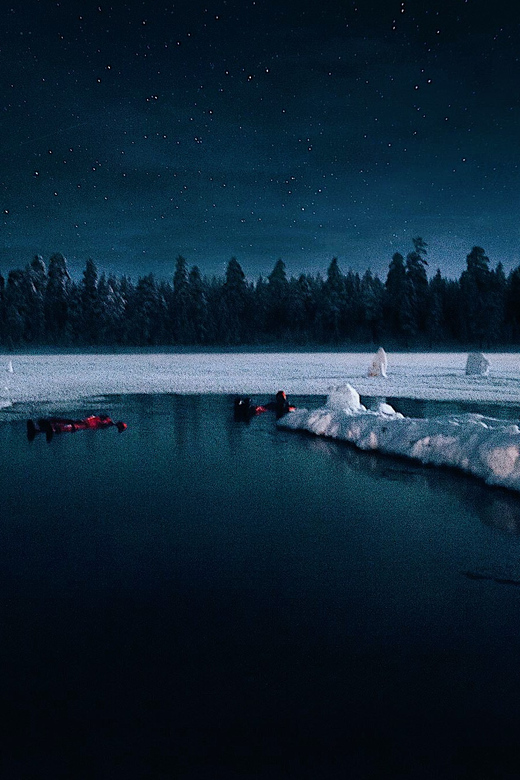 From Rovaniemi: Ice Floating under Aurora Borealis - Waiting beside the fire