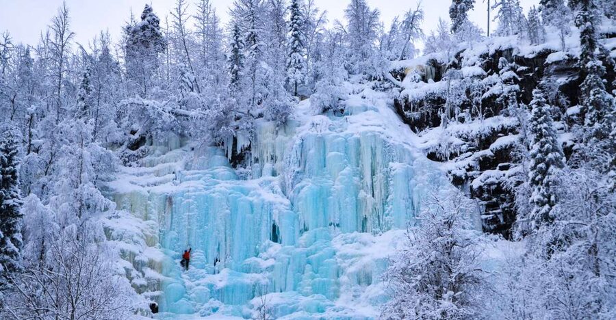 From Rovaniemi: Korouoma Canyon and Frozen Waterfalls Tour - Starting the five-kilometer hike