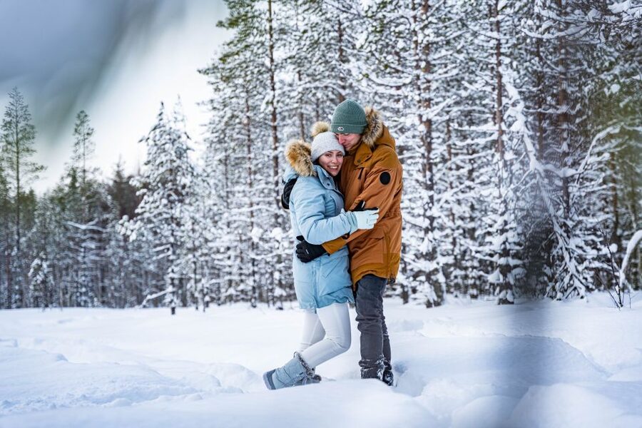 From Rovaniemi: Private Photoshoot in the Lappish Wilderness - The one-hour stop among forest, snow, and water