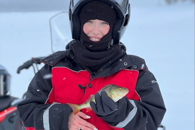 From Saariselkä: Ice Fishing Tour to Lake Inari, reindeers &lunch - What the $215.54 price really includes