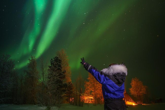 From Saariselkä: Northern lights tour to Lake Inari, incl. dinner - From Saariselkä to the dark side of Lake Inari
