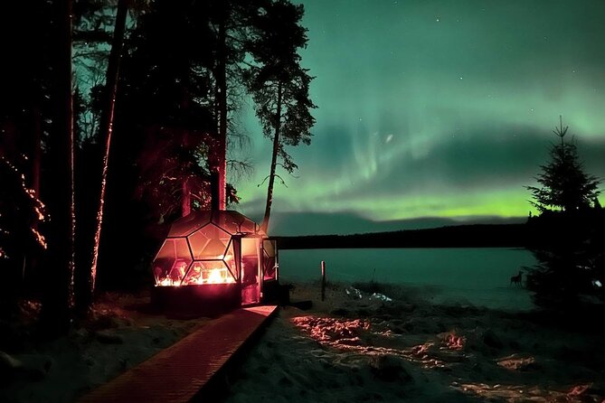 Glass Igloo Campfire Dinner under Northern Lights - The glass igloo is beautiful, but cold