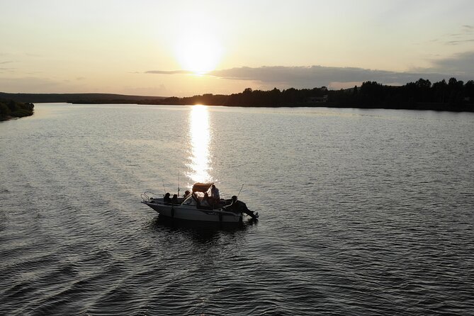 Guided Midnight Sun Fishing and Sightseeing Boat Tour - Fishing: what is clear and what to confirm