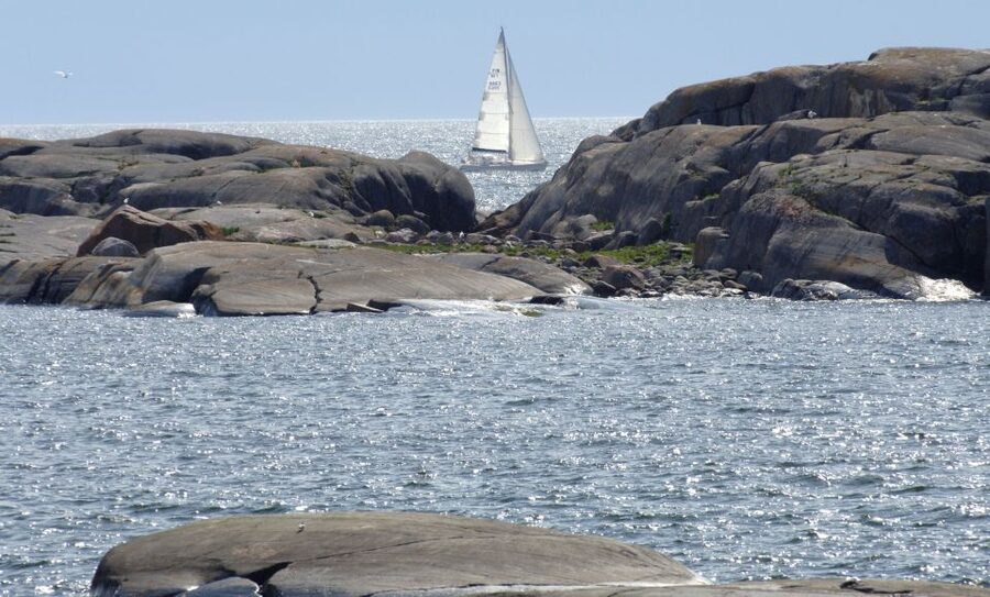Helsinki: Archipelago RIB Boat Tour with BBQ Lunch and Sauna - From Café Marina Bay to the open water