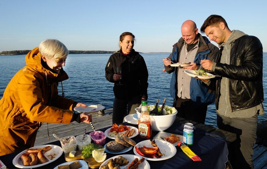 Helsinki: Archipelago RIB Boat Tour with BBQ Lunch and Sauna - The island walk and the story after the ice age