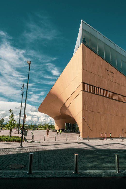 Helsinki: Architectural Highlights Guided Walking Tour - What the guide adds to the buildings