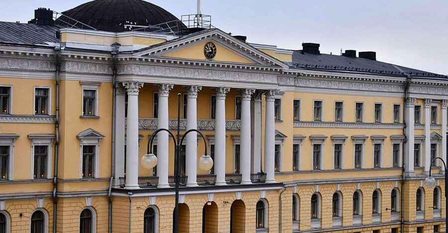 Helsinki: Architecture Walking Tour with Expert - Senate Square and the disciplined face of central Helsinki