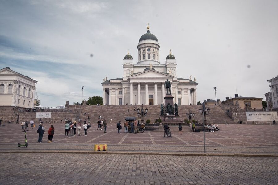 Helsinki: Bus Tour with Audio Guide - Kaivopuisto, Punavuori, and the southern waterfront