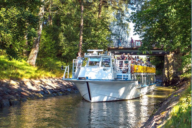 Helsinki Canal Cruise - Boat comfort, food, and changing Finnish weather