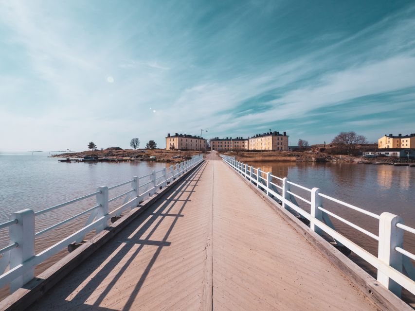 Helsinki: Capture the most Photogenic Spots with a Local - Who Will Enjoy This Experience Most