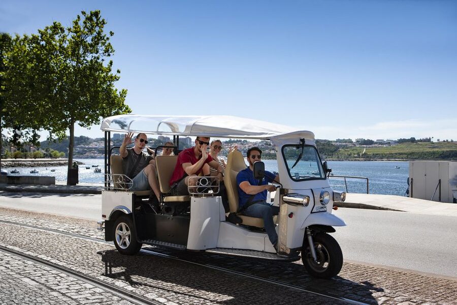 Helsinki City: 2.5-Hour City Tour with Electric TukTuk - Key points to know before booking