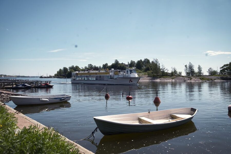 Helsinki: City Highlights 1.5-Hour Archipelago Cruise - Kruunuvuorenranta and Helsinki’s newer face