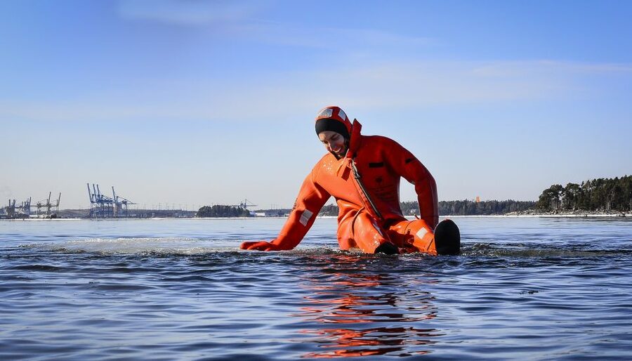 Helsinki: Floating Experience in a Survival Suit - Key points to know before you book