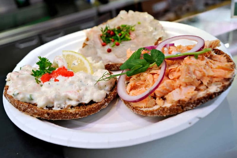 Helsinki: Food Walking Tour with Tastings - Entering Helsinki’s Old Market Hall