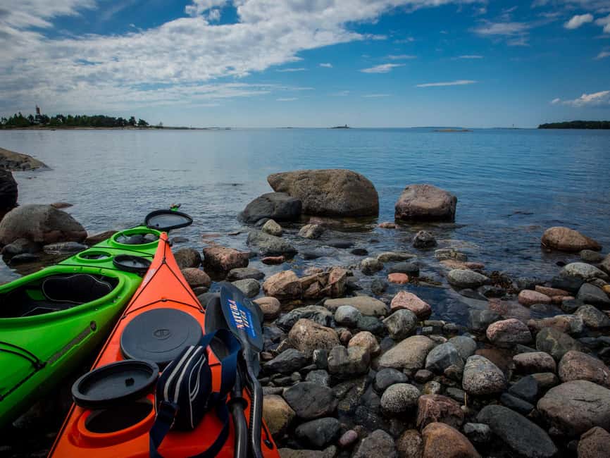 Helsinki: Guided Kayak Tour in Eastern Helsinki Archipelago - Getting comfortable in a stable kayak