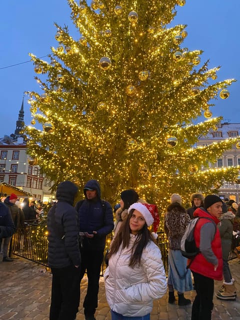 Helsinki: Guided Walking Tour with Local Guide - Market Square and a taste of Finland