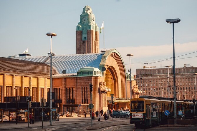 Helsinki Highlights Tour: the Top Sightseeing Spots - Kauppatori and the everyday market side of Helsinki