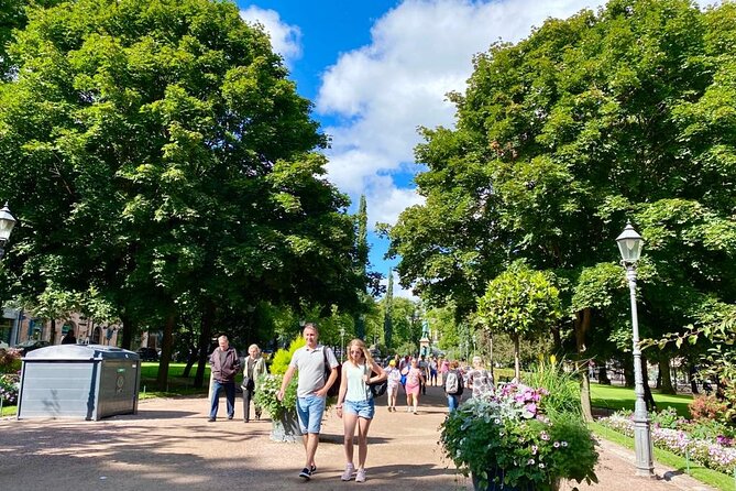 Helsinki in Nutshell: Suomenlinna & City Highlights by Eco-Friendly Ways - Havis Amanda and Old Market Hall