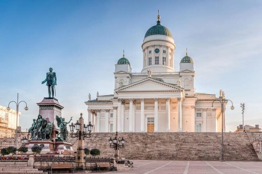 Helsinki: Must-See Attractions Guided Walking Tour - Esplanadi Park, Helsinki’s central green corridor