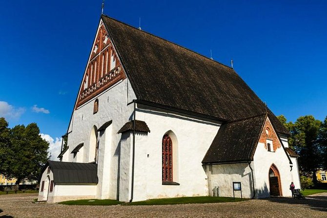 Helsinki Private Sightseeing + Medieval Town Porvoo - Market Square and Old Market Hall