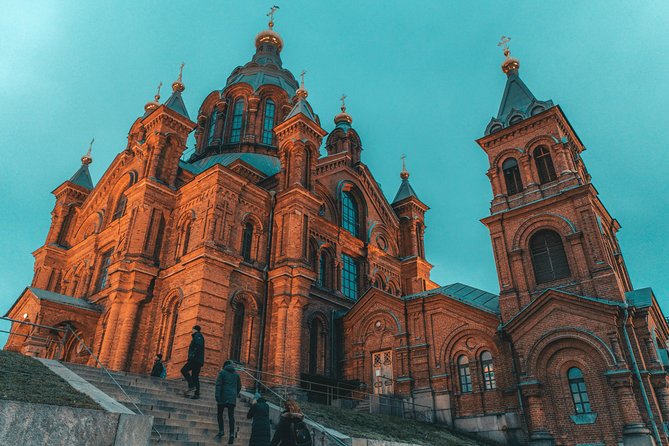 Helsinki private tour with a city planner - Senate Square and Helsinki Cathedral