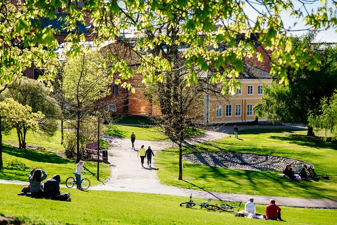 Helsinki private tour with a city planner - Helsinki Central Railway Station