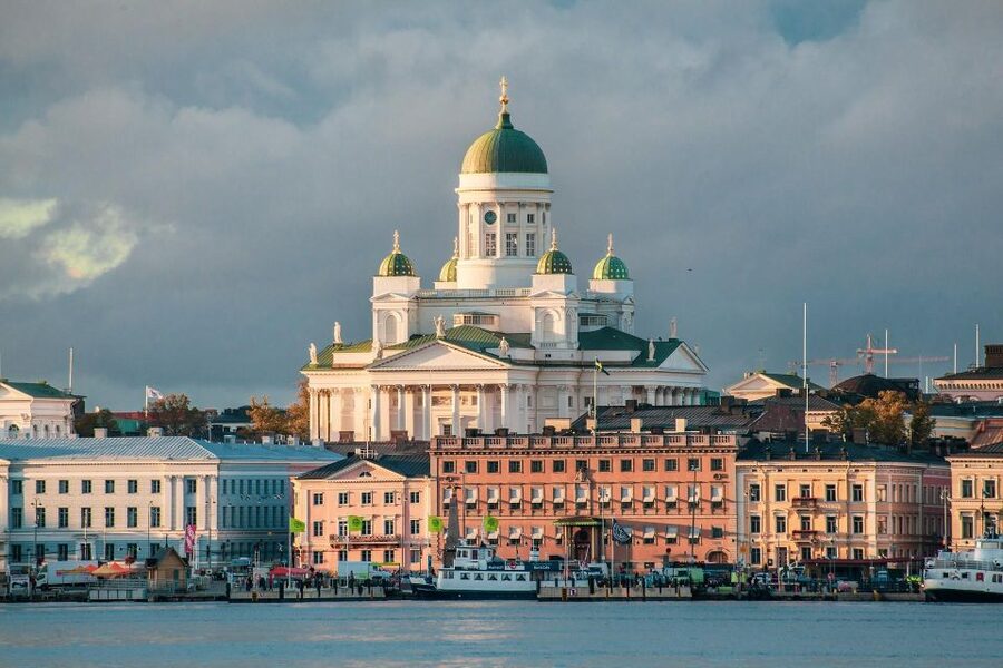 Helsinki: Private Walking Tour - Market Square and the everyday side of Helsinki