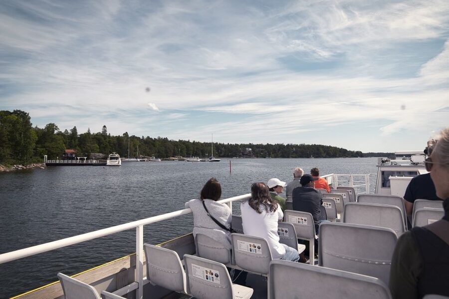 Helsinki: Sightseeing Canal Cruise with Audio Commentary - Vasikkasaari and Santahamina: islands with different identities