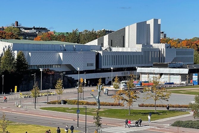 Helsinki Sightseeing Tour With Professional Local Guide - Senate Square: a grand finish on foot
