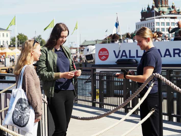 Helsinki: Vallisaari Fortress Island Ferry Ticket - Arriving at Vallisaari’s old fortress