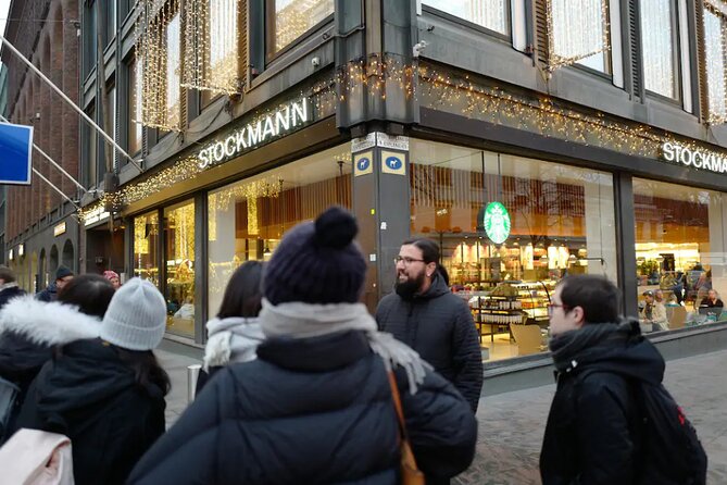 Helsinki walking tour with a city planner - Esplanadi Park and the Runeberg statue