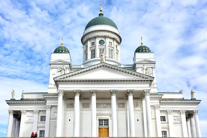 Helsinki walking tour with a city planner - Swedish Theater and Helsinki’s two languages