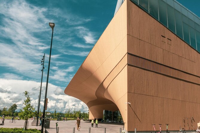 Helsinki Walking Tour with a Sociologist - From the Presidential Palace to Uspenski Cathedral