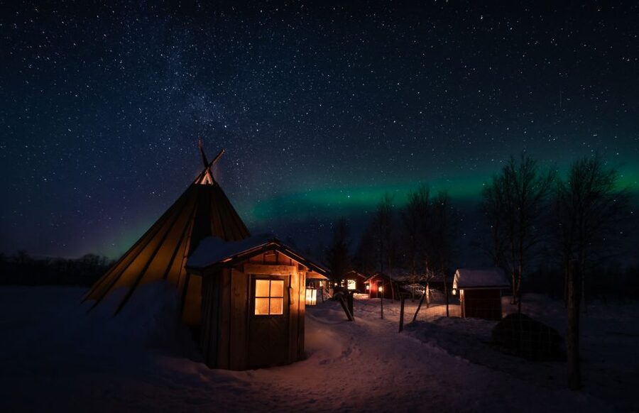 Ivalo: Lake Inari Northern Lights Tour w/ Reindeer & Dinner - Key points at a glance